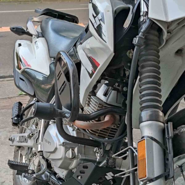 Defensa armo para Suzuki DR 150 instalado